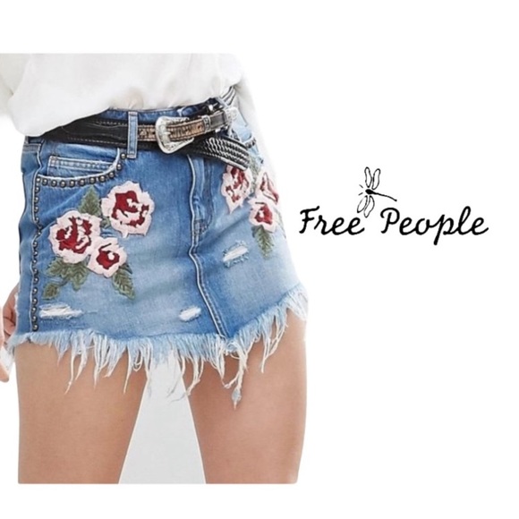Free People Wild Rose Embroidered Jean Denim Skirt Size 25 - Picture 8 of 8